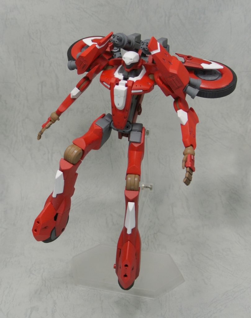 リフトファンを使って短距離/低空ならホバー移動も可能とかね