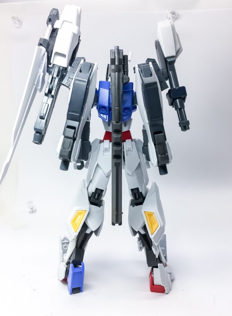 ## 背面
武装をバックパックに綺麗に並べる事によって、重量バランスを整えています。
尚、バックパックは3ミリ接続なので他のバックパック等と交換が可能です。