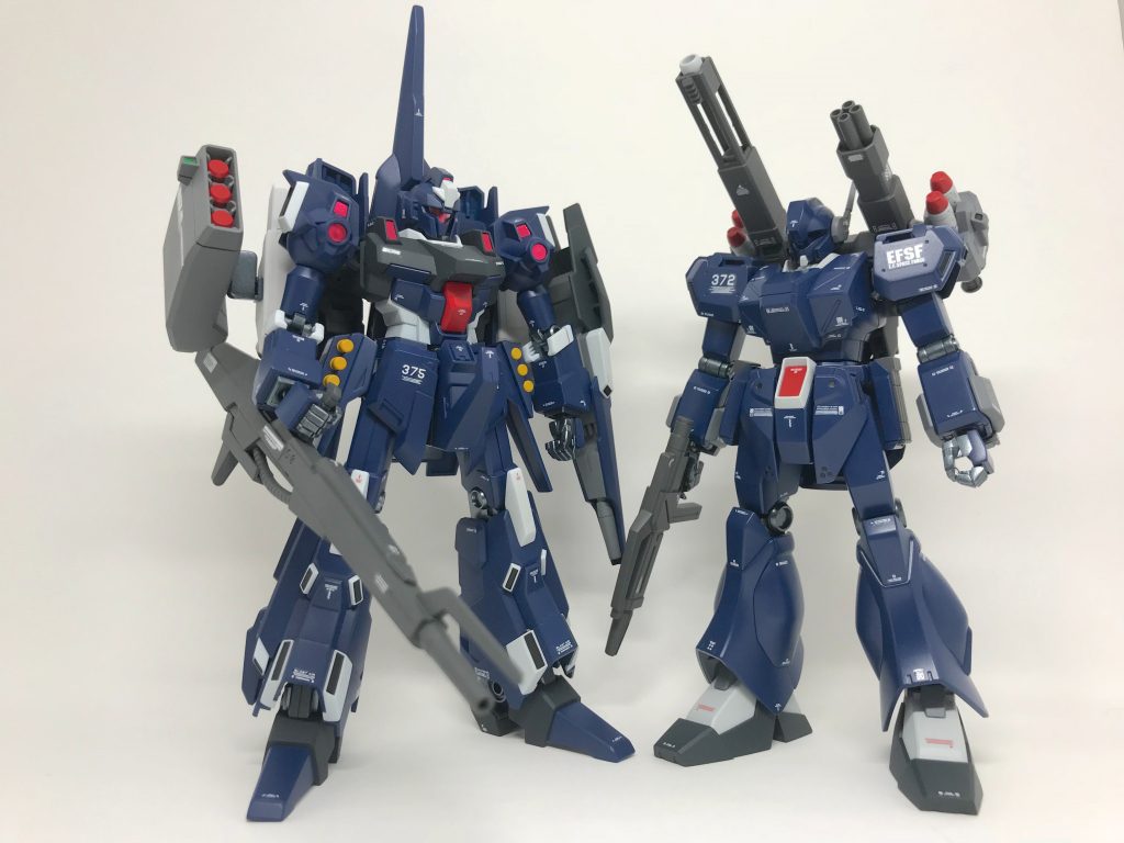 同じ立ち位置の機体として、以前投稿した
ジェガンD型 重武装タイプとのツーショット
です。 因みに両機は『ガンナー』です。