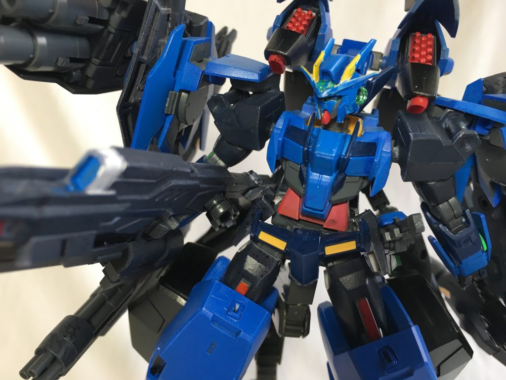 ダブルオーダイバーをベースにガーナザクウォーリアー、ブレイズザクウォーリアー、ガンダムヴァーチェをミキシングし、遠中近全てのレンジに単騎で対応出来るように装備を整えました!