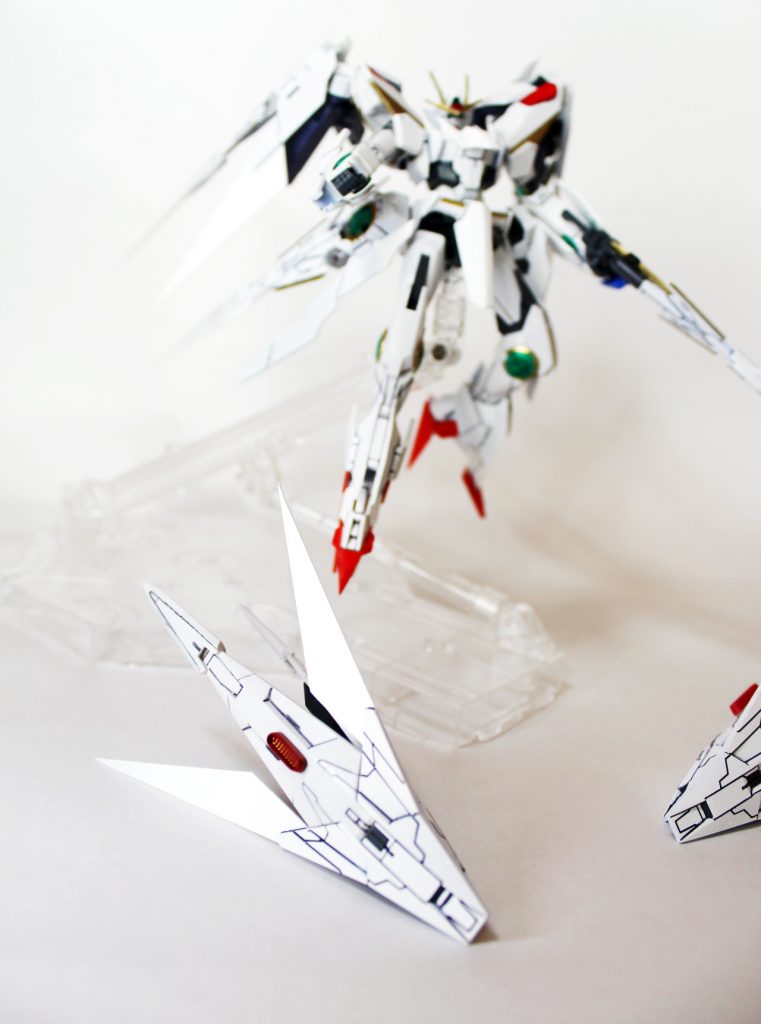 ファンネル的なユニコーンのシールド的な自立式のシールドウイングです。