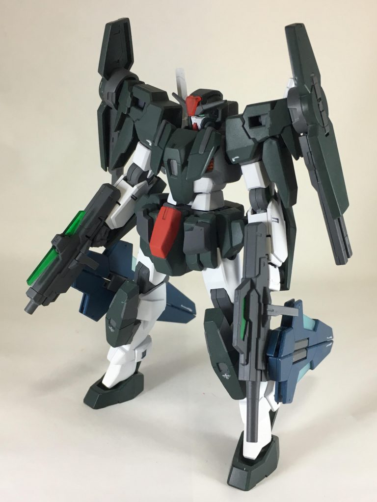 フル装備版。通称装備からライフルビット、GNサブマシンガン、GN2連ビームライフル(アリアスより)、NGNレールガンを装備。対多数戦力仕様。ライフルビットは固定したままの射撃が可能。