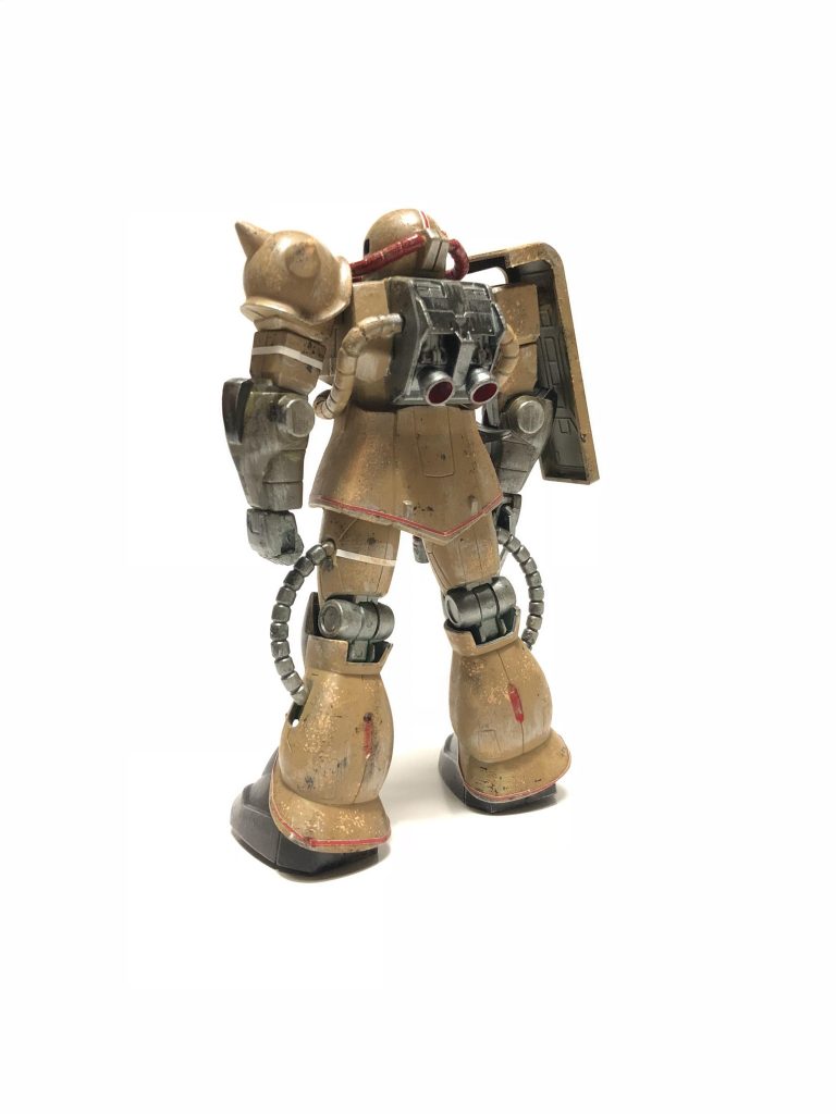 うしろ

たまたまだろうか。
マスターグレードザクの地上用に寄せてデザインされてる。

実にシンプル♪♪