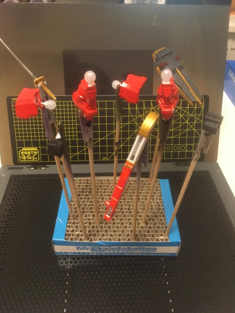 色を統一するために塗装
初めてファレホカラーを使用しました。
筆塗りでもムラが少なく、発色も綺麗で上手に塗れました。