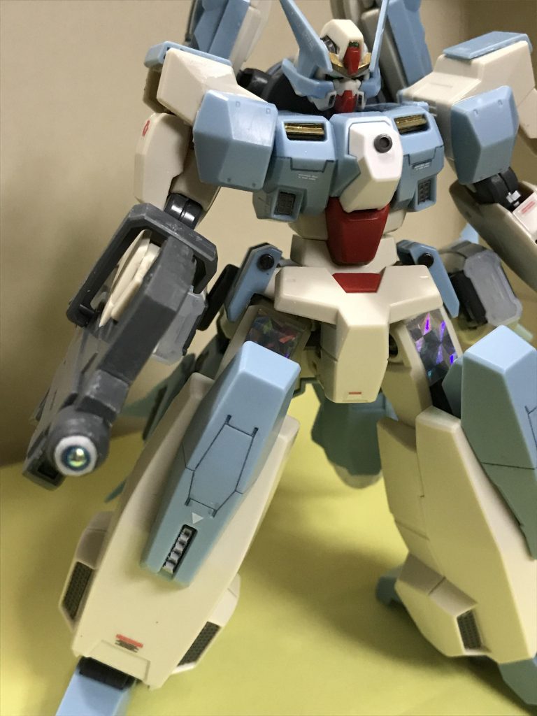 GNフィジカルバズーカの砲口はMSサイトレンズを使用、ハイキューパーツのVCドーム青を貼り付けています。