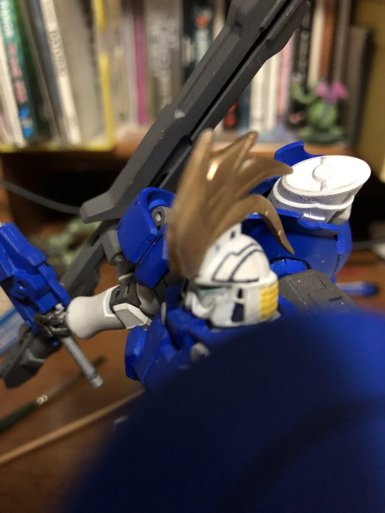 最終的に二重トサカに
トレーズ様のエレガントの二重眉がイメージ元。