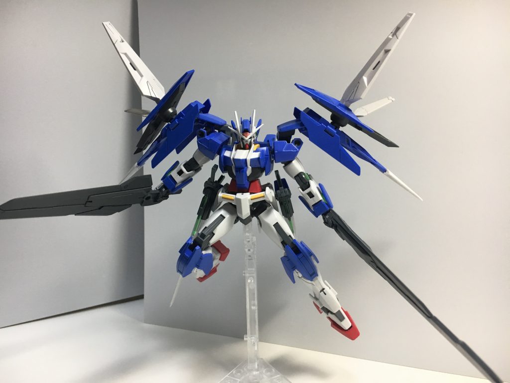 高機動形態
太陽炉基部のダイバーエースユニットが展開した姿。この時、トランザム程ではないが出力が向上し高い機動性を発揮する。