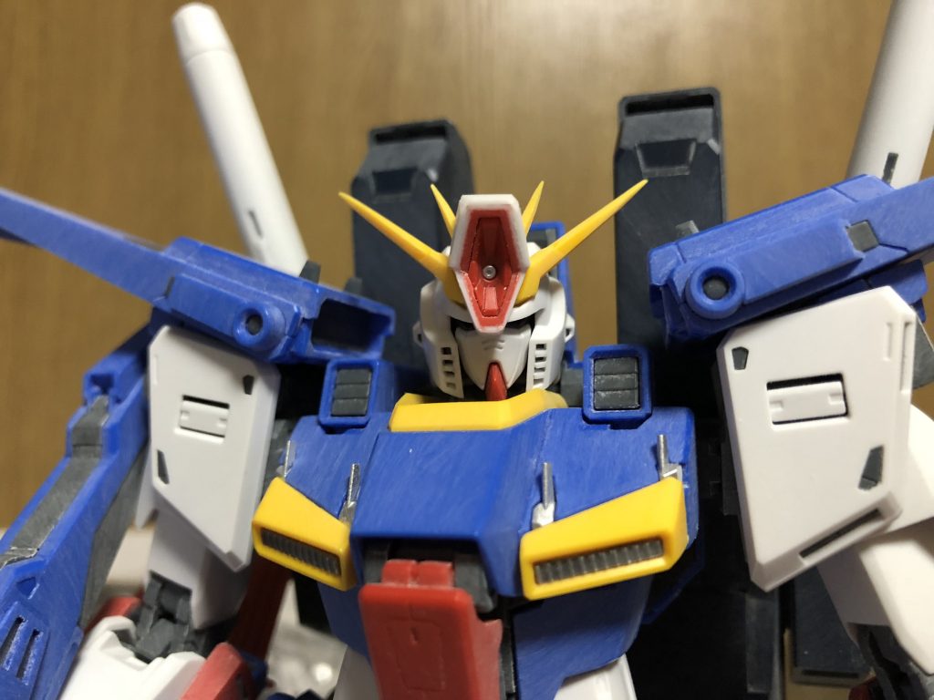 頭部はハイメガの大型化、頬の形状変更を行いました。