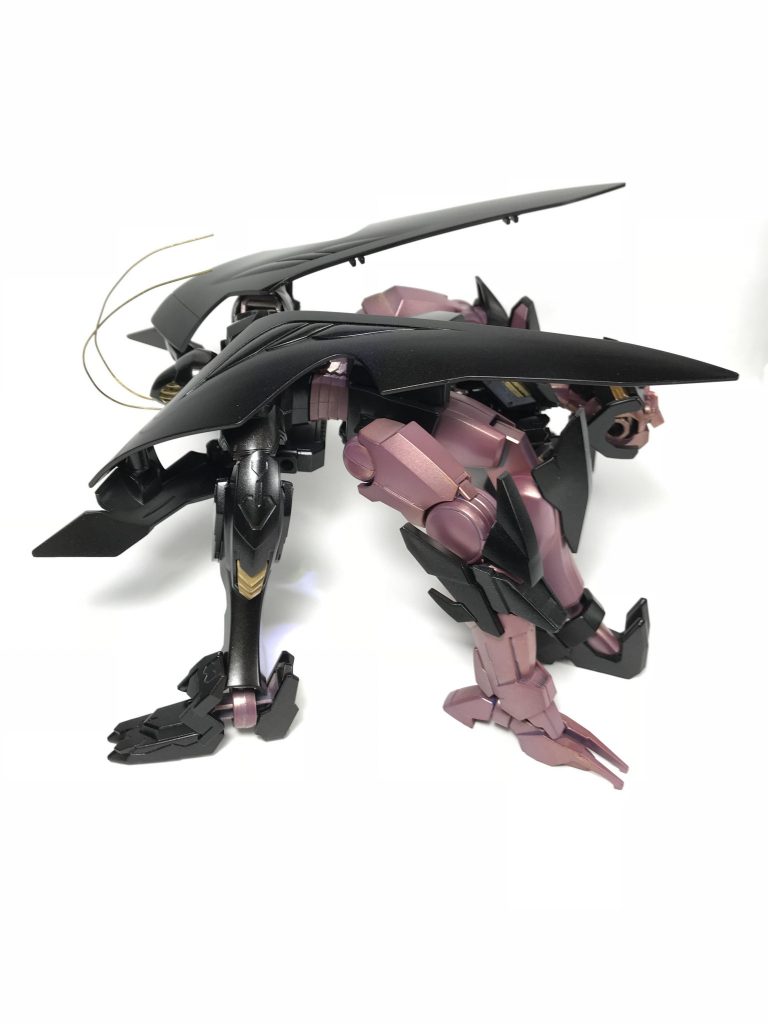 この様な生き物モチーフの作品を作る上で、ヒイロには拘りがあります。
それは、
*「言われてみればなんとなく、、、ではなくて、パッと一目見た瞬間に何がモチーフかわかる様に、モチーフの生き物の生物学的特徴を押さえた作品を作ること」*。
という訳で、ちゃんと”G“をググりました(╹◡╹)(良い子のみんなは真似しちゃダメだよ〜)