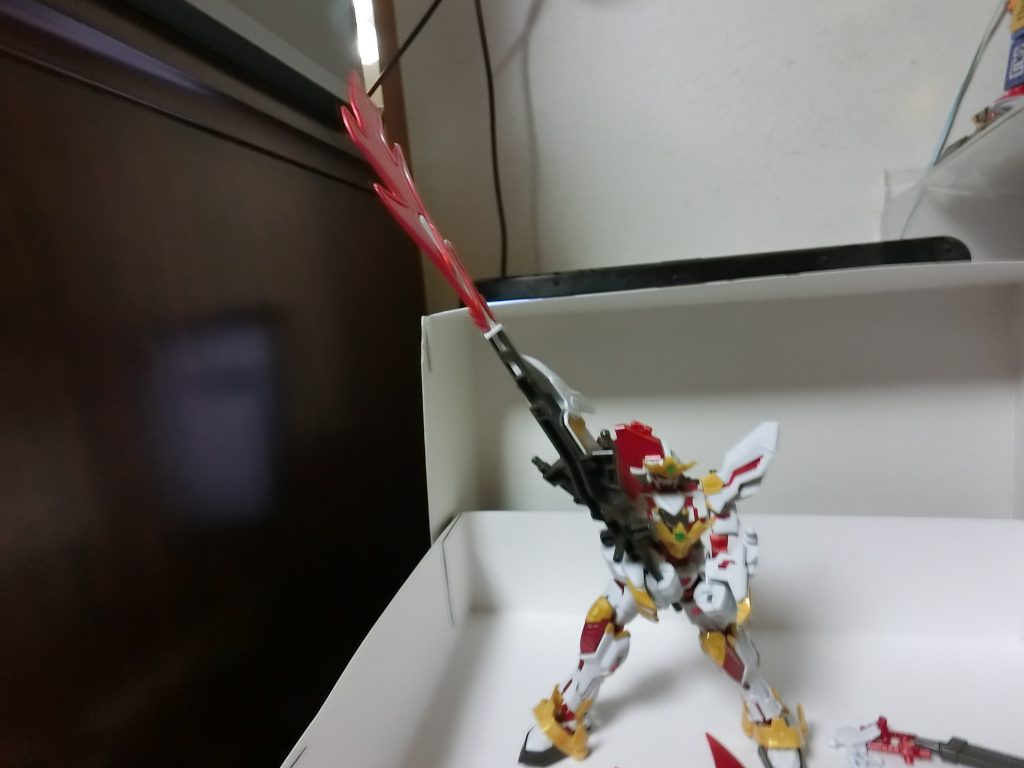 持ち手側が短いのにバリの構え(勇者バース)やったらこうなった。
…ダイバーズギア使うべきだったな