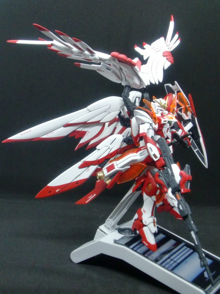 プロペラントタンクを付けようと思ったのですが、円筒系が自分の中でしっくりこず、羽の形で作ってみました。説明ないとそう見えないのが問題かな・・・