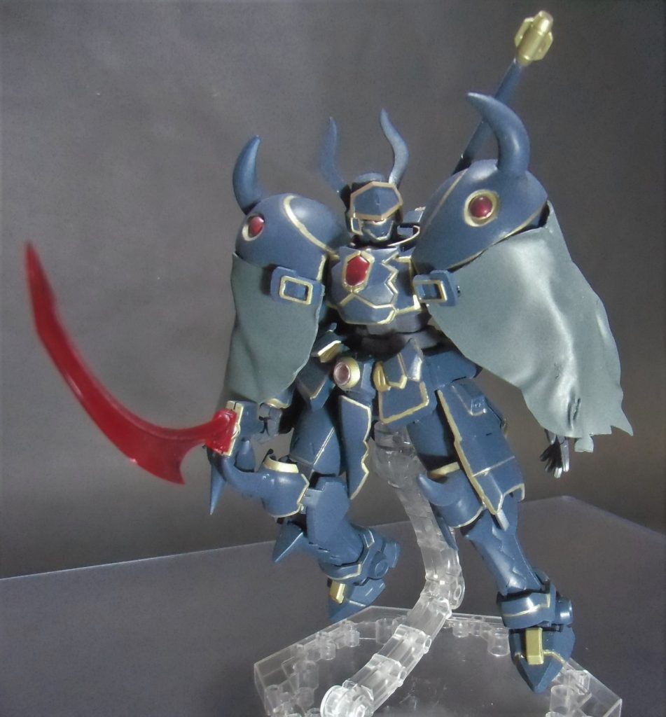 ブラックナイトリーオーはガンプラの血を求める『妖刀デネボラ』で攻撃してきます。
肩に付けたABCマントで遠距離からのビーム攻撃を防いでくるので、接近戦で攻めましょう。
