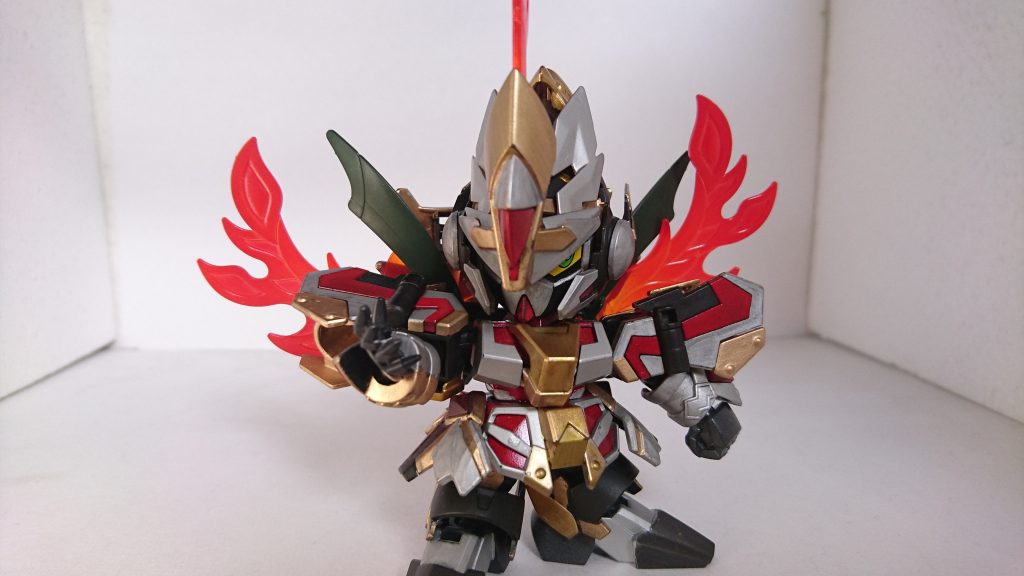 ・影剣士G-フェネクス
パーツを展開し、銀の部分を露出させる。
高速攻撃に特化した形態。