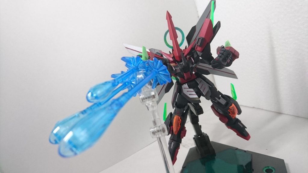 とにかく連続で射つ。いわゆるグミ射ち。(写真はデカールを貼る前かつ膝の塗装を悩んでいる時のもの)