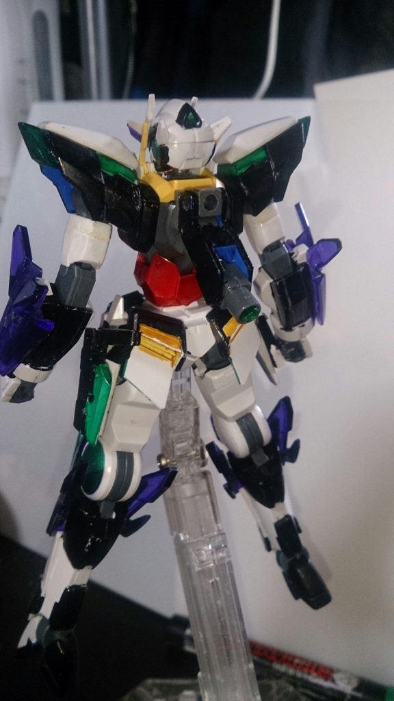 バックパックは、クアンタのGNドライブを固定。ガンプラのフレーム内部にもGNドライブを削って埋め込んであるので、一応ツインドライブとはなっています。