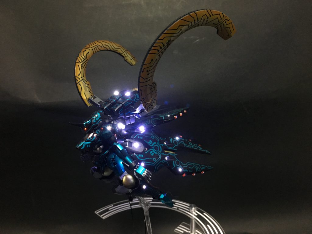 電飾を入れてあります。54個のチップLEDです。