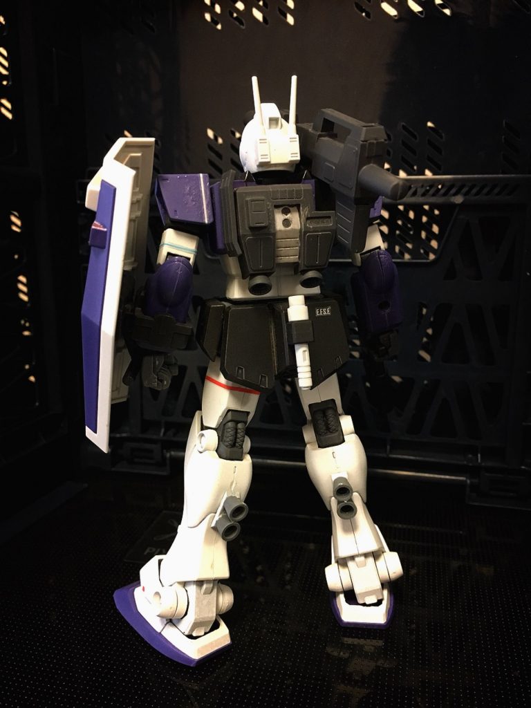 この機体は同時期にインターセプトカスタムやガーカスが出撃してた頃なので、インターセプトカスタム風にお尻にビームサーベルを添えてみました。