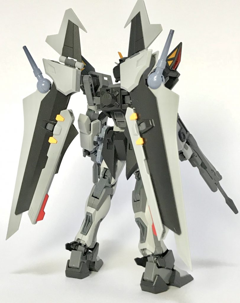 後ろから。
ノワールストライカーはほぼ無改造です。