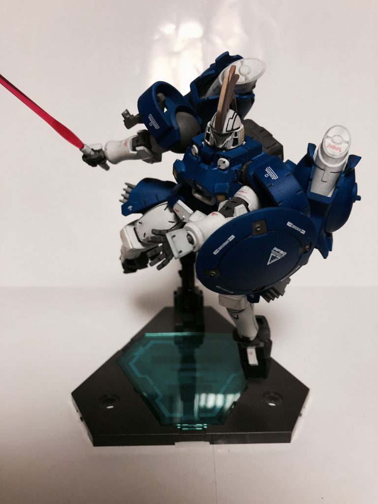 原型機同様ビームサーベルも所持している。メインウェポンであるヒートサーベルが破壊された時などに使用する。