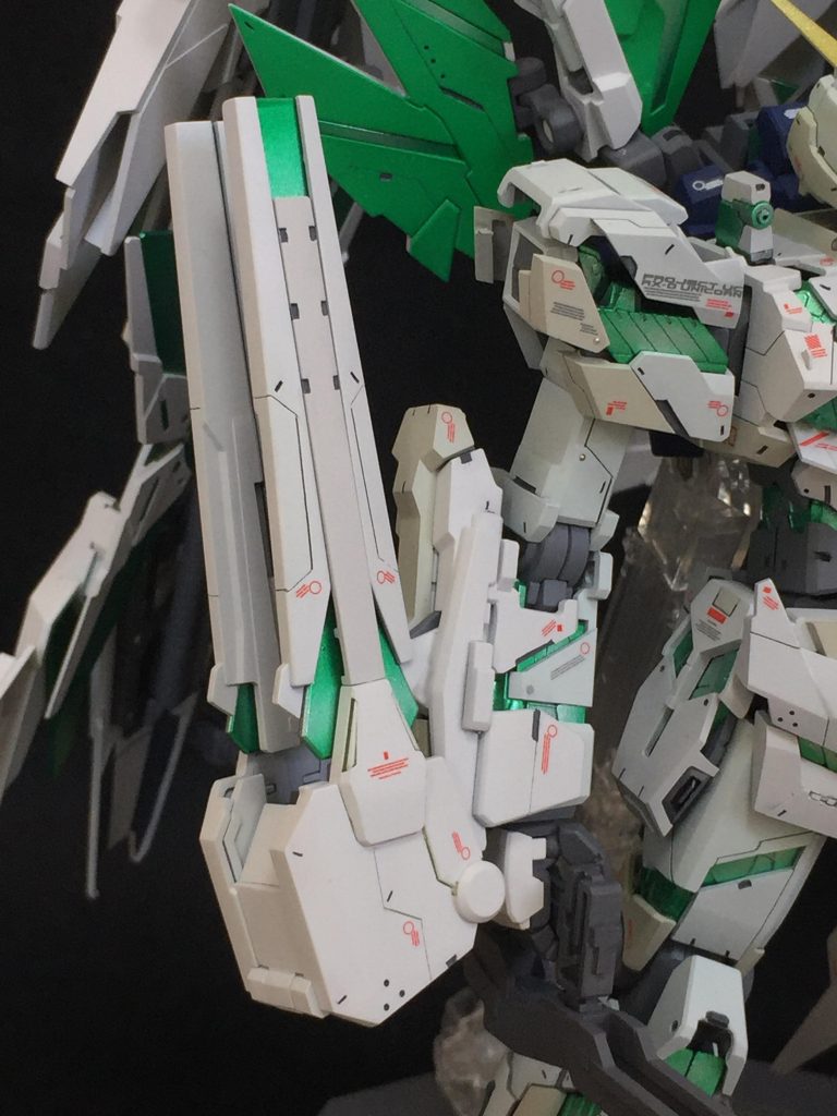 プロポーション改修に伴って
肩部を大型化