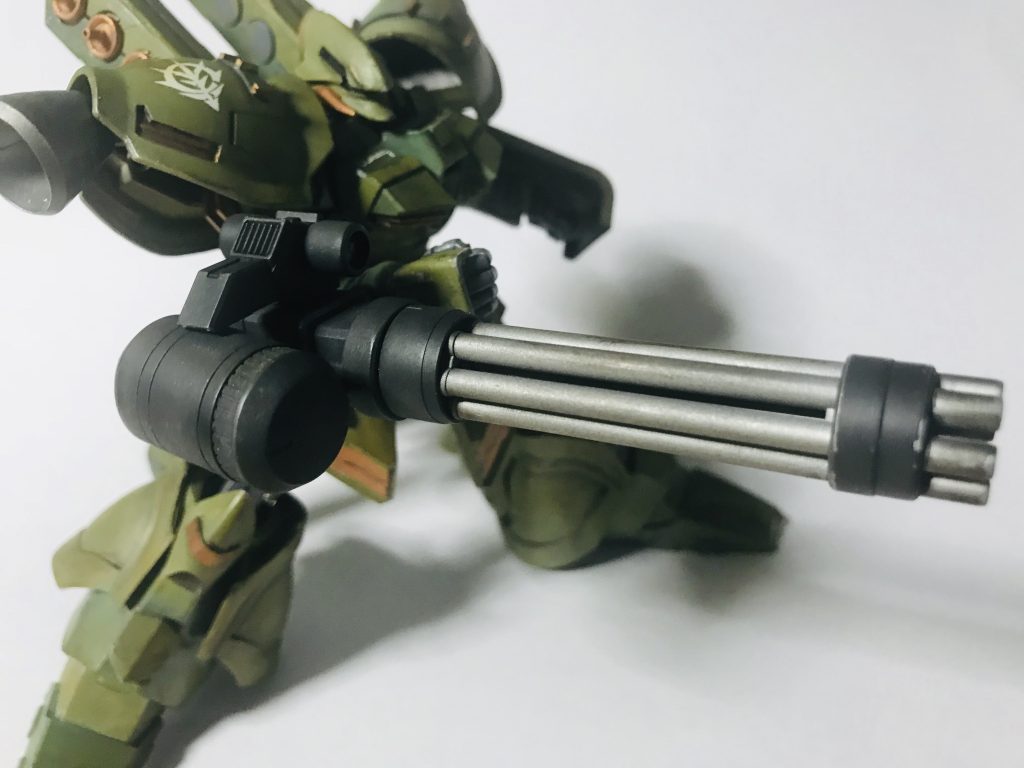 武装はジャイアントガトリング