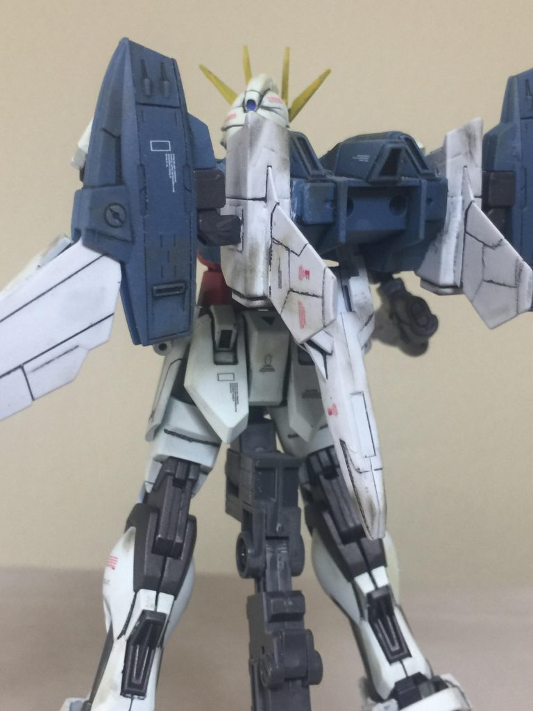 ゴッドビルドストライクガンダム(Bタイプ)
背後のアピールショットです。
