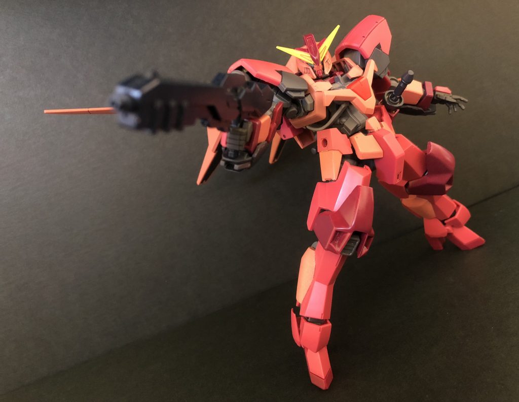 射撃!
ビームライフルはモンテーロ付属のものをそのまま持たせました。
このライフル、デザイン大好きなんです(*´﹃`*)