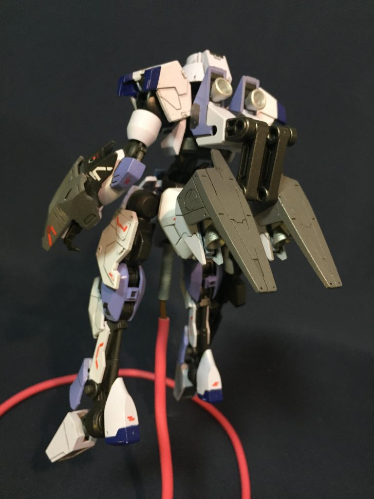 S形態（運動性強化形態）
主火器を廃しスラスターを搭載した形態