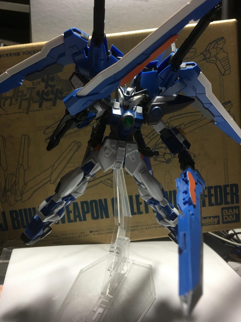 タクティカルアームズは、片方だけにしもう一方は大剣として二本装備してます。