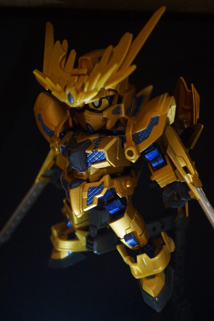 正面です。武装は、SD形態:西洋式両刃刀、リアル形態:手甲鉤、のみです。いさぎよく。
忍闘-道を発動すると、これプラスNT-D同様の力を獲得します。