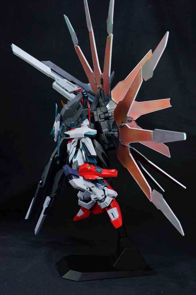 リフレクターも赤くしました。