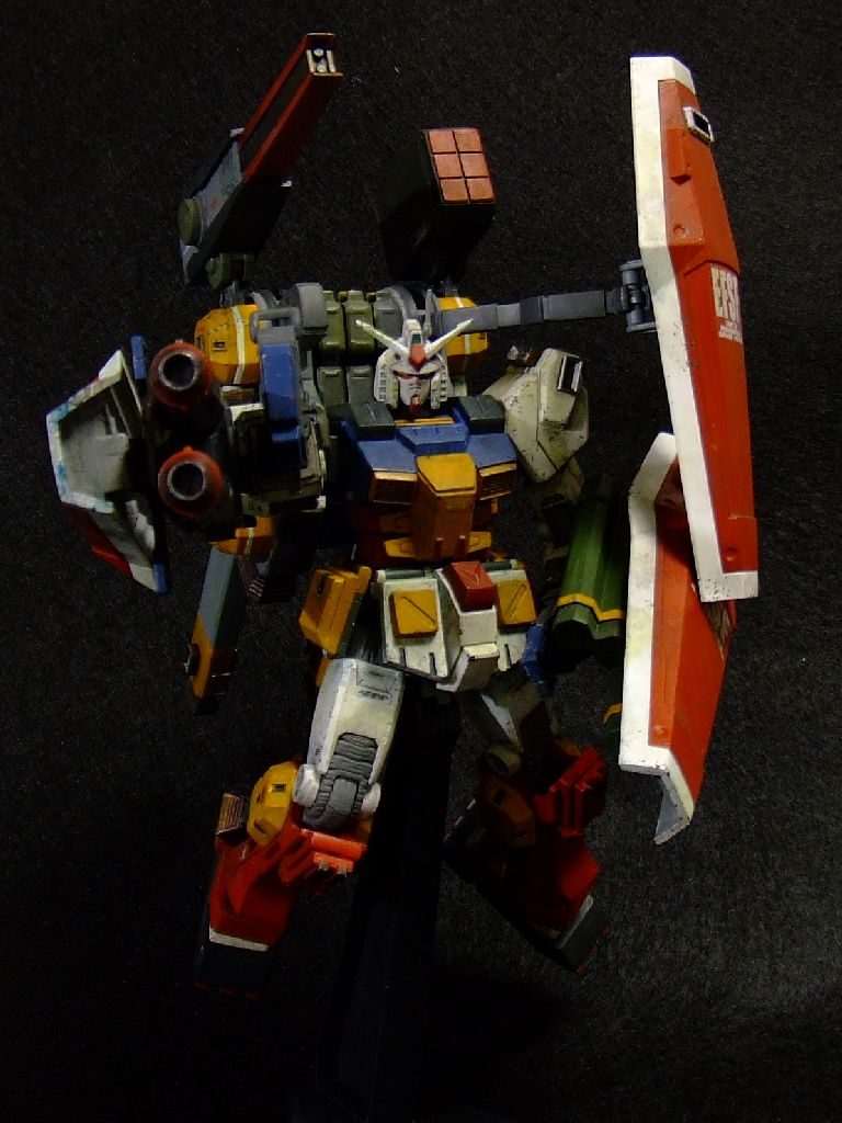 仕上げには、クレオスのウエザリングカラーの黒、黄、青、バイオレットをほんの少し。