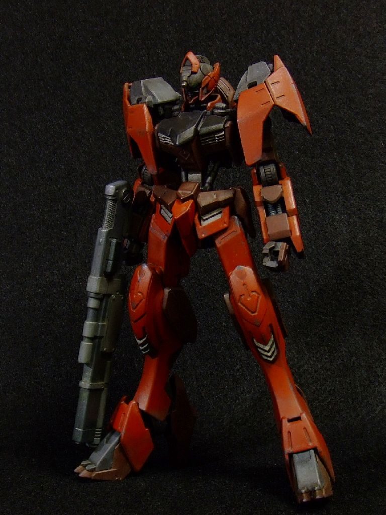 特定のパイロットを想定したつもりはなく赤に