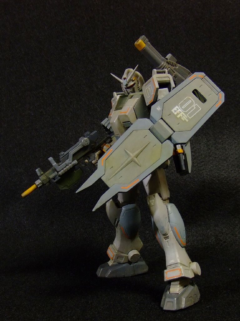 弾丸とビームが出る所は黄色で警告。