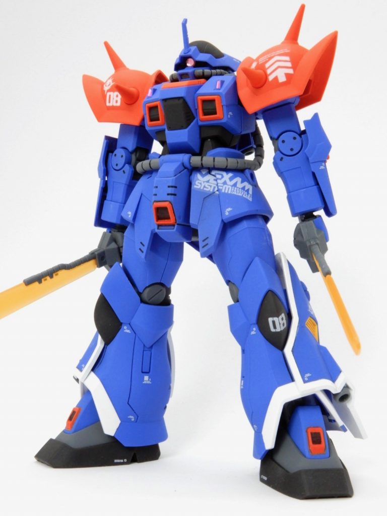 EXAMに堂々とロゴなんてつくか?と言えば、「クルスト博士が軍部との主導権争いから強く主張したが、実は亡命を見越した連邦への自己アピールだった」という言い訳を考えてみた。ので、クルスト博士の名前までロゴに入れてます。