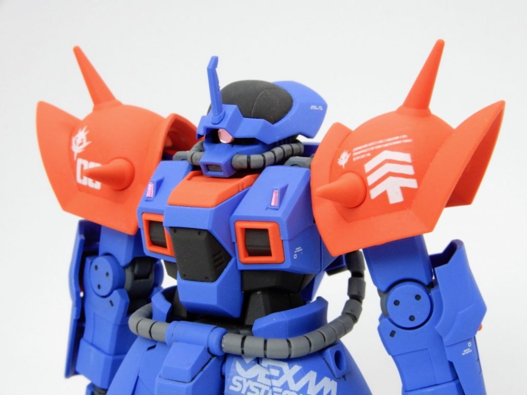 一応ゲーム版にもとづき大尉章(そもそもこの階級章自体、半オフィシャル程度なのでは?という疑問)。