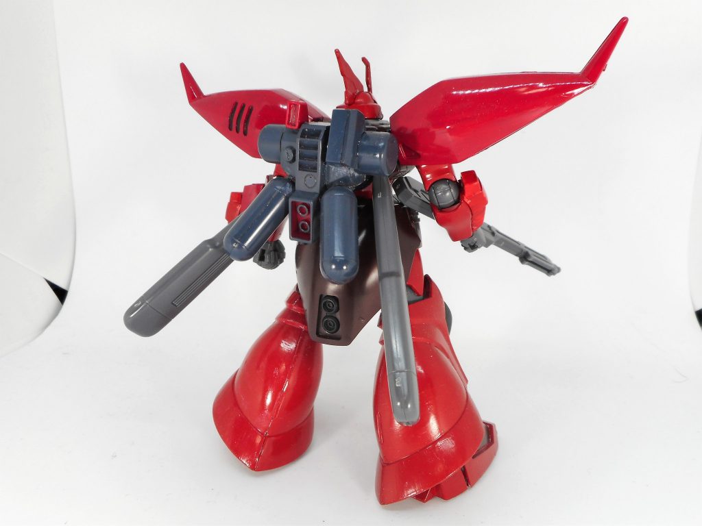 背面

バックパックはリゲルグの物を付けて、ゲルググJのプロペラントタンクは本体に付けるようになっていたのでそのまま付けています。