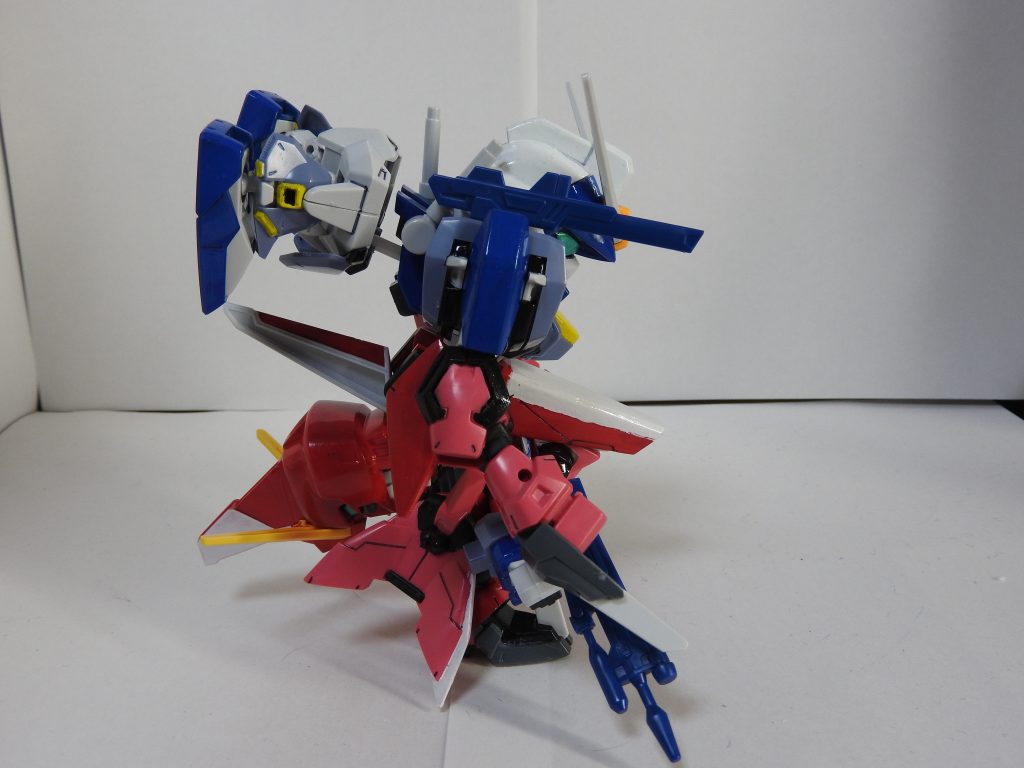 横側。デュエルのレールガンをそのまま使用してるんでアシンメトリーになってる所も好き。