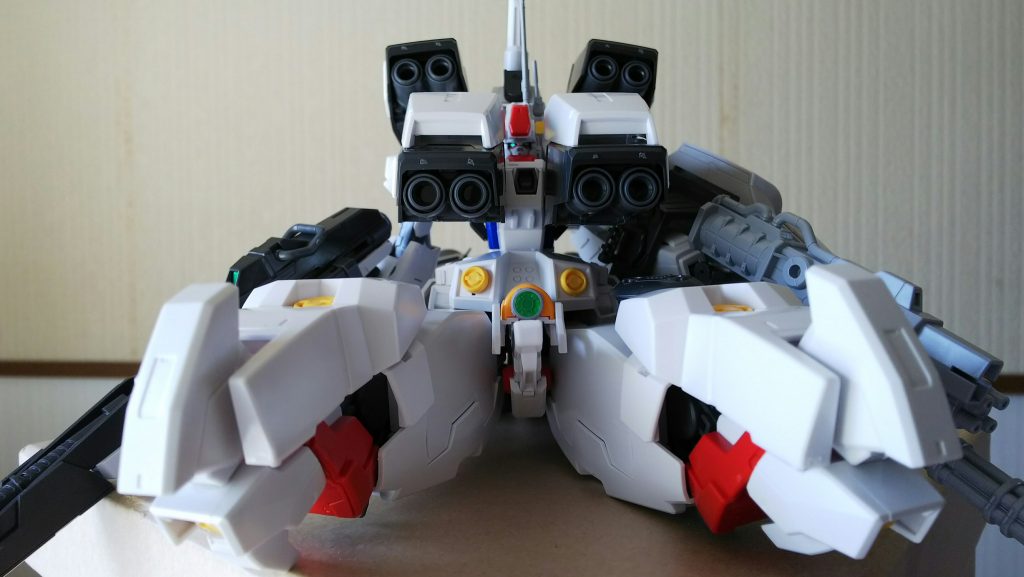 ご覧の通り、重機動モビルアーマーですね。スペリオル、ヴァーチェ、セラヴィーのミキシングになります。