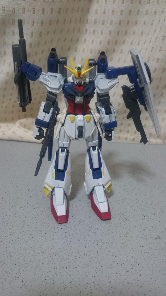 前面のデザインです。足は高機動を意識してΖにするなどMAを夢見ていた名残です。