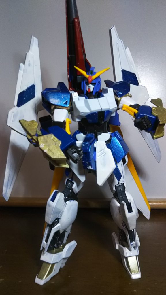 デルタガンダムの強化版です。
ダブルゼータやダブルエックス、ダブルオーがあるなら、ダブルデルタがあってもいいじゃないか、と思って作りました。
ベースは百万式で、ウイングガンダムをミキシングしました。