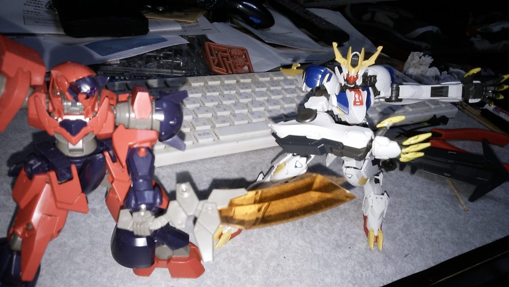 爪自体も武器になる上にサブアームまで格納してあってと凶悪過ぎる(笑)