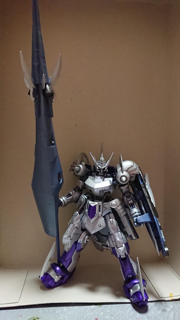 等身の倍近くあるデストロイヤーランスを装備