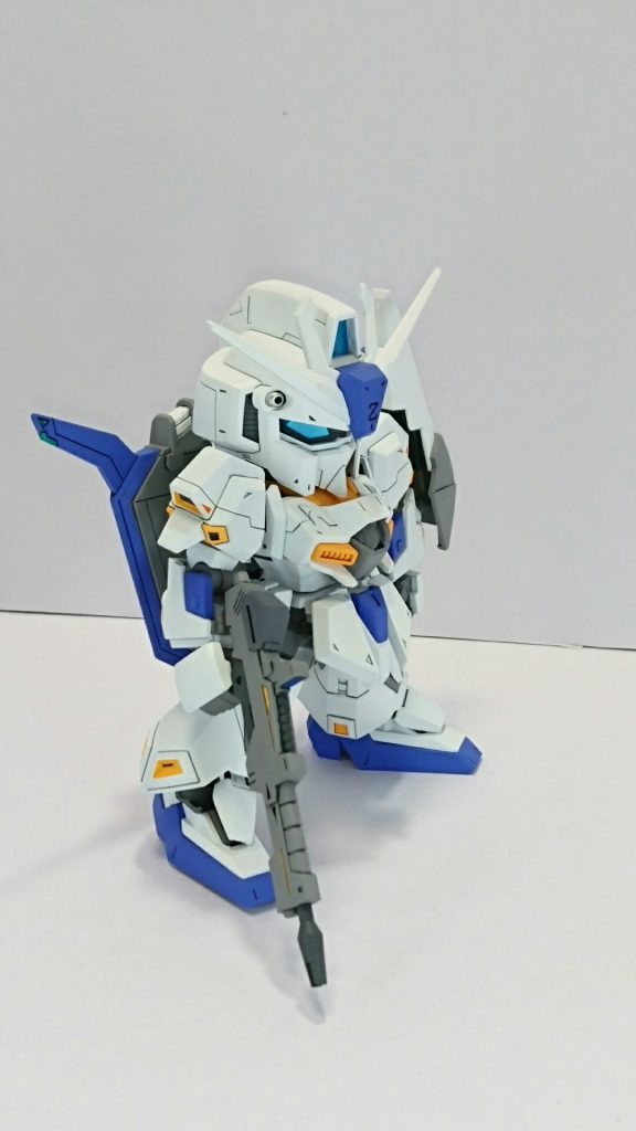 ホワイトは隠蔽力の高いガイアノーツのEXホワイト。
ブルーはフィニッシャーズのラベンダーです。