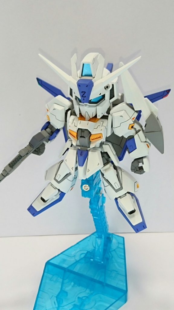 羽の先端のディティールは識別灯と解釈して塗りわけました。