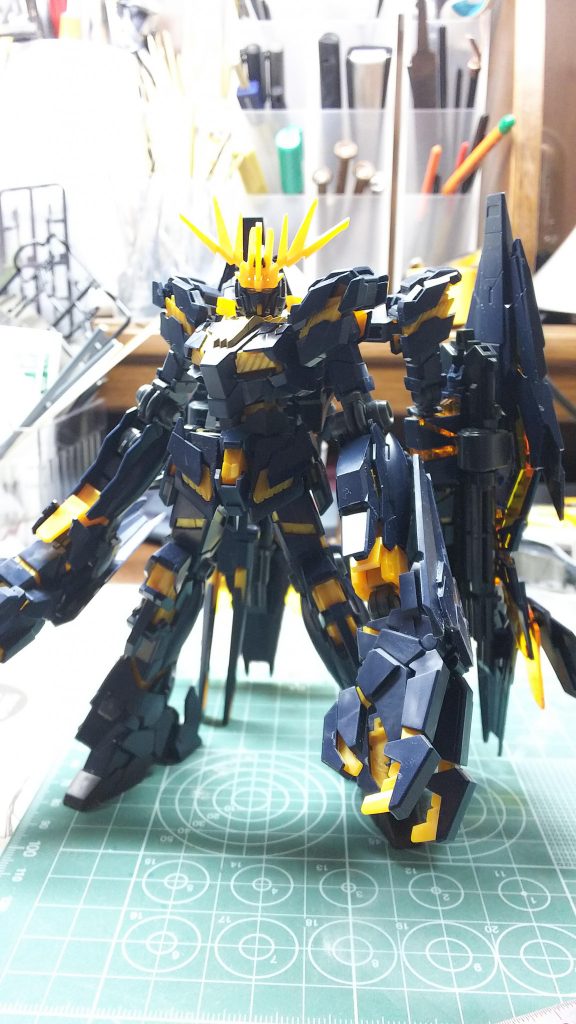 最初の案では４本腕でアームド・アーマーBSも２本つけてましたがもう少しスマートにしようと今の案に変更されました。