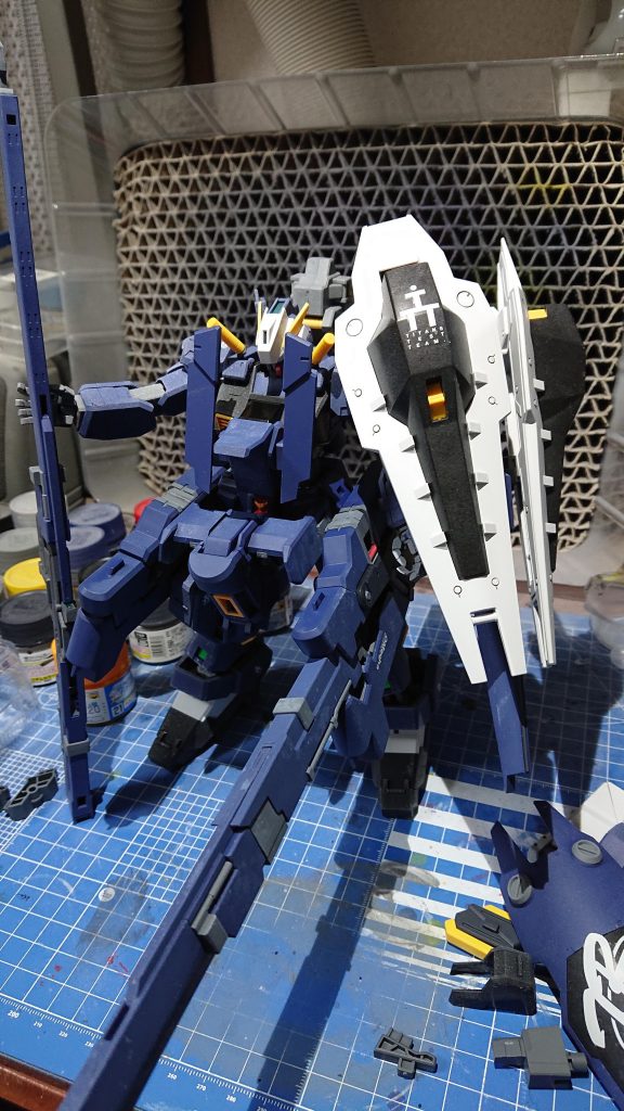 ヘイズルラーにしようと思いましたがバックパック？にヘイズルのパーツをつけないといけなかったので途中で断念。