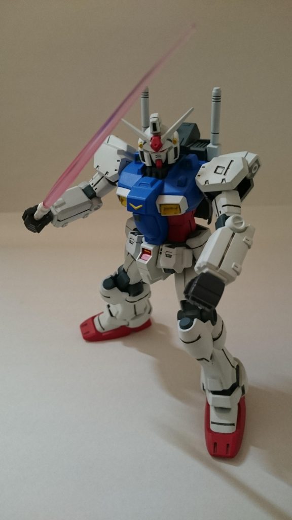 「ここから出す訳には行かない！」です。他のガンプラのビームサーベルです。ランドセルに2本刺さってますね。