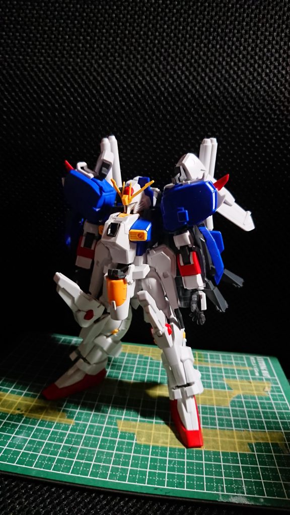 素組。この時点で肩をボールジョイントに換えてあります。