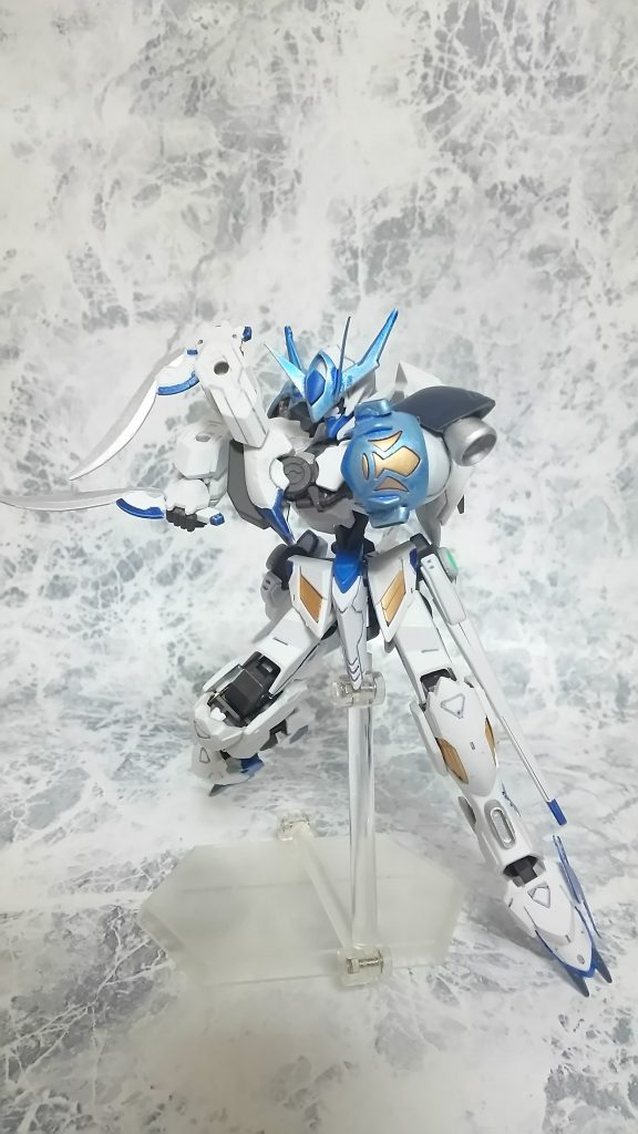 超近接戦時にはナイフに持ち変える。